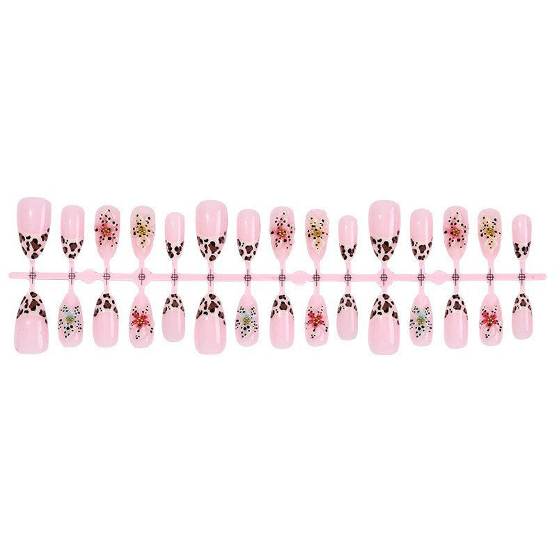 Exquisite Kunstnagel-Set mit floralem und tierischem Design Brehn