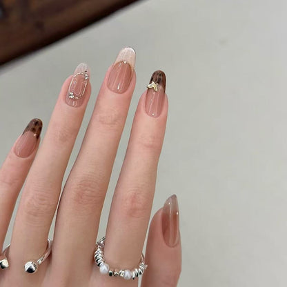 Künstlerische dekorative Nagelverzierungen