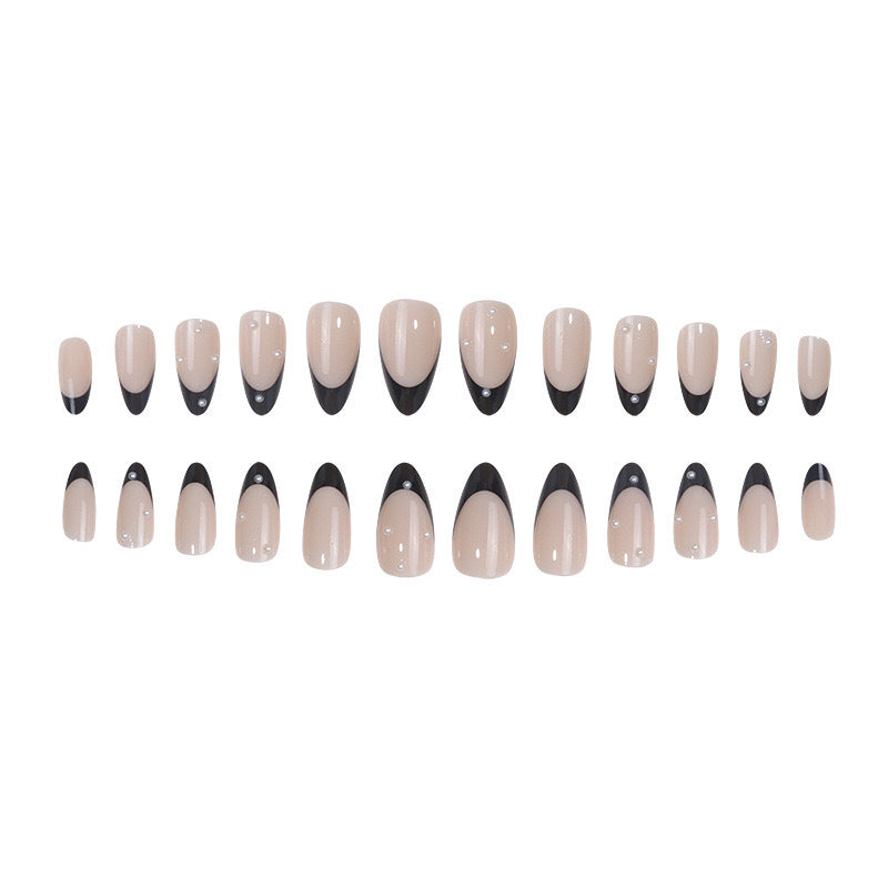 Kunstnagelset mit elegantem Spitzendesign und strahlendem Glanz Brehn