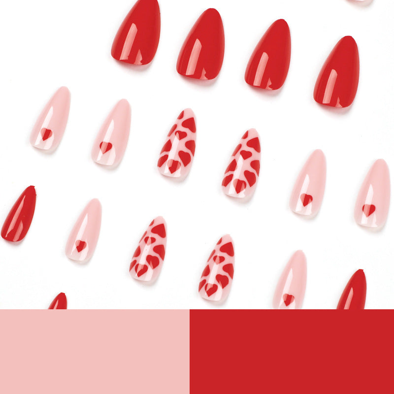 Kunstvolle Nagelkunst mit Herzen Brehn
