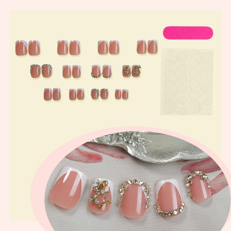 Kunstnagelset mit elegantem Blüten-Design und Glitzerakzenten Brehn
