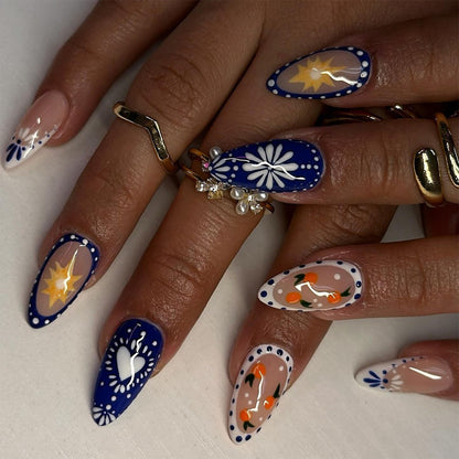 Kunstvolle Nagelkunst mit tropischen Motiven Brehn