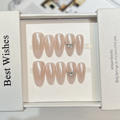 Elegantes dekoratives Press-On-Nagelset mit Strass-Akzenten Brehn