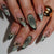 Kunstvolle Stiletto Fingernägel mit Floralen und Geometrischen Verzierungen Brehn