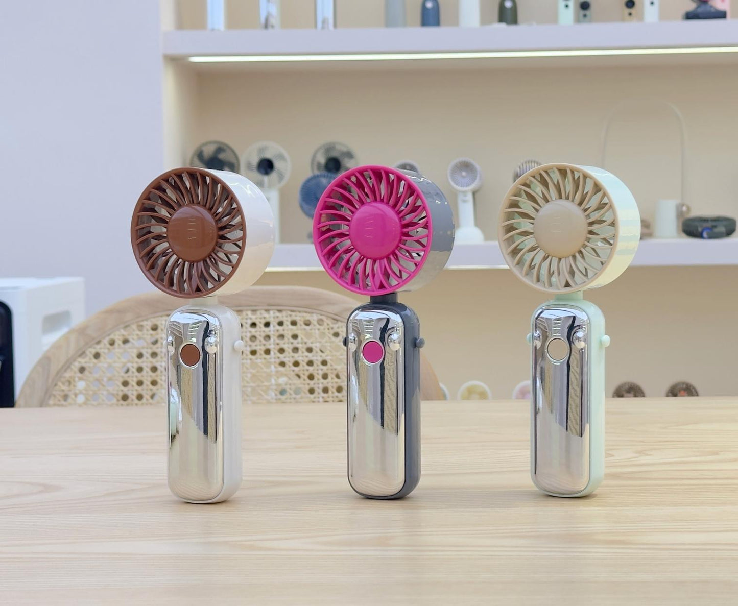 Unisex Tragbarer Handventilator mit leistungsstarkem Akku und kompaktem Design Brehn