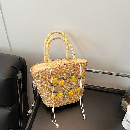Bestickte Strohtasche für den Strand