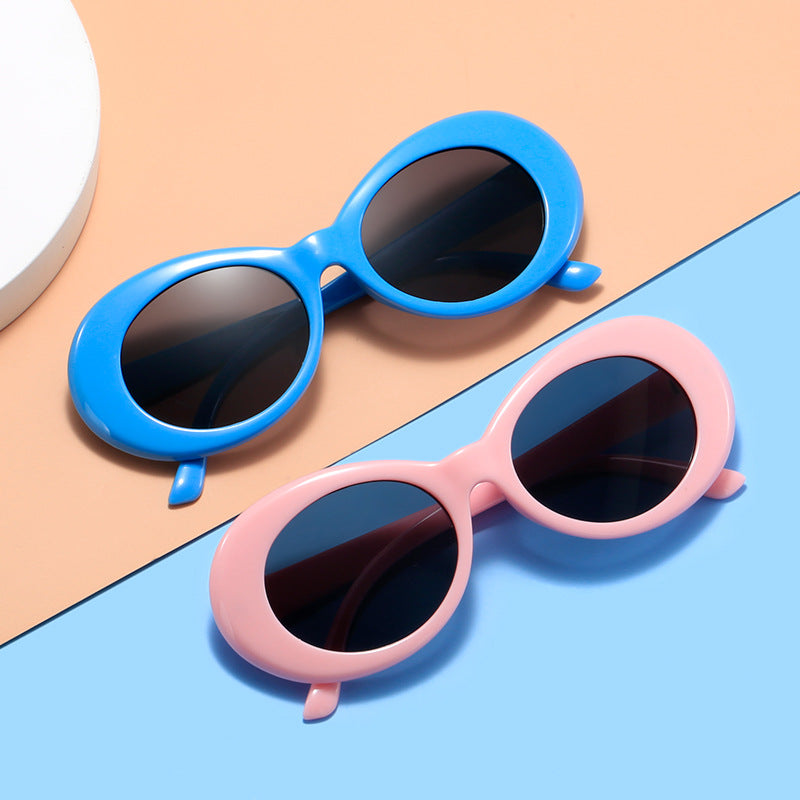 Damen Retro-inspirierte Sonnenbrille mit einem eleganten, ovalen Rahmen Brehn