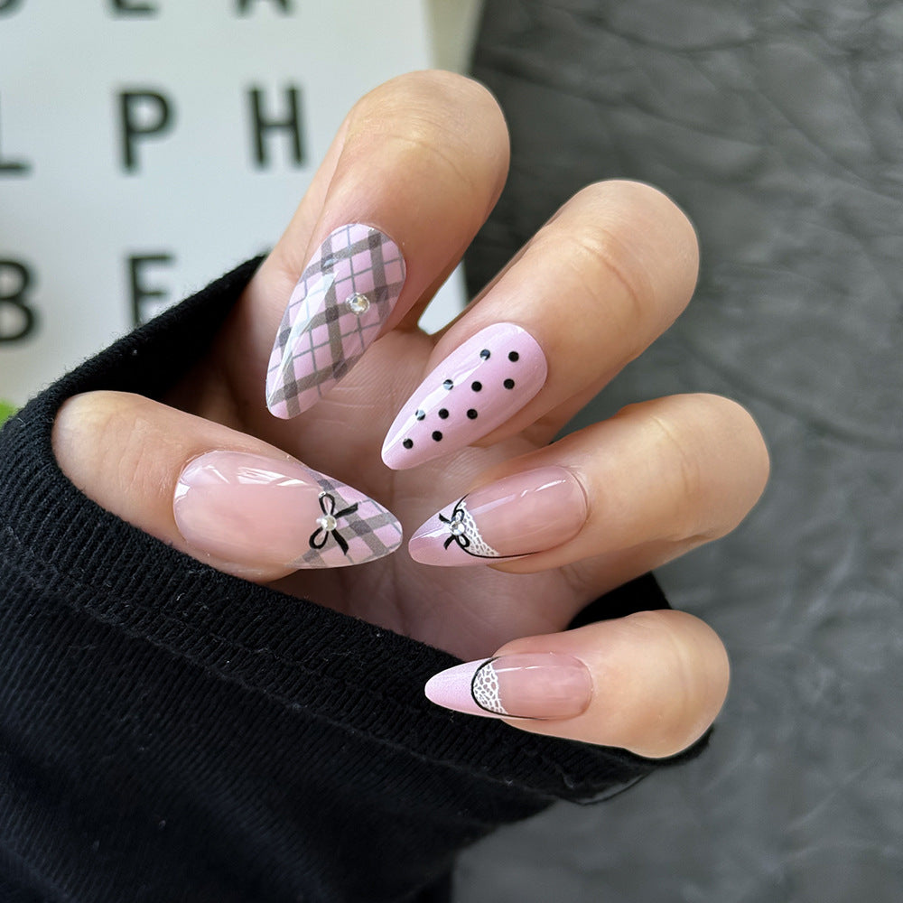 Elegantes von der Vintage inspirierte Press-On-Nägel Set Brehn