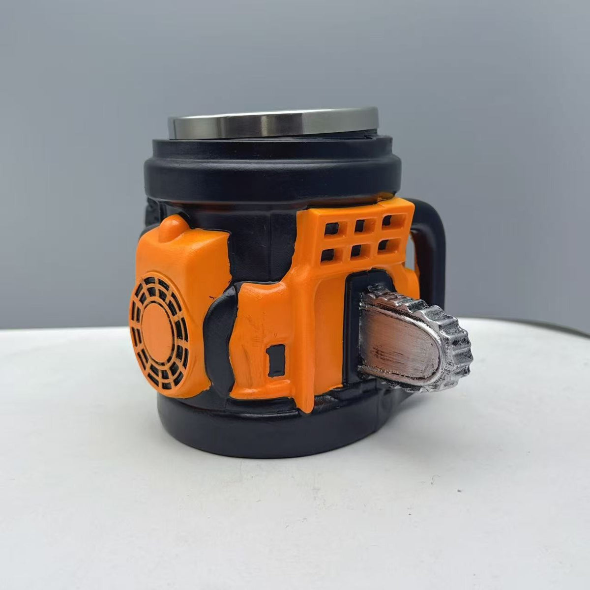 Motorsägen-inspirierte Tasse Brehn