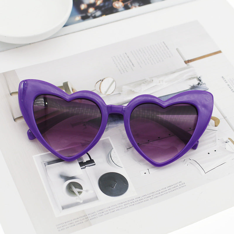 Damen Herzförmige Sonnenbrille mit glitzerndem Rahmen Brehn