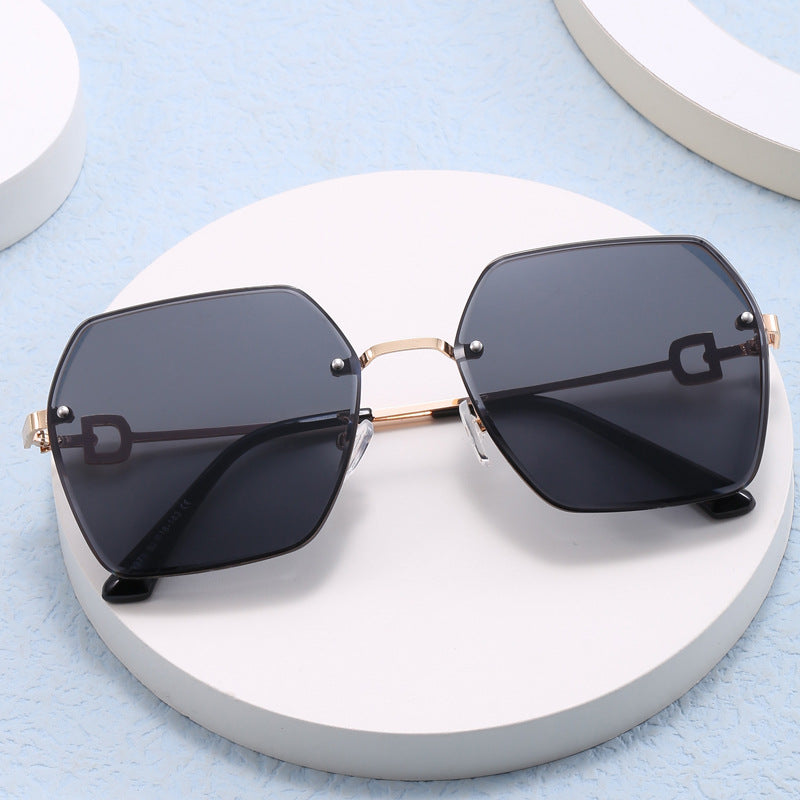 Damen extravagante und moderne Sonnenbrille im ausgefallenen Design Brehn
