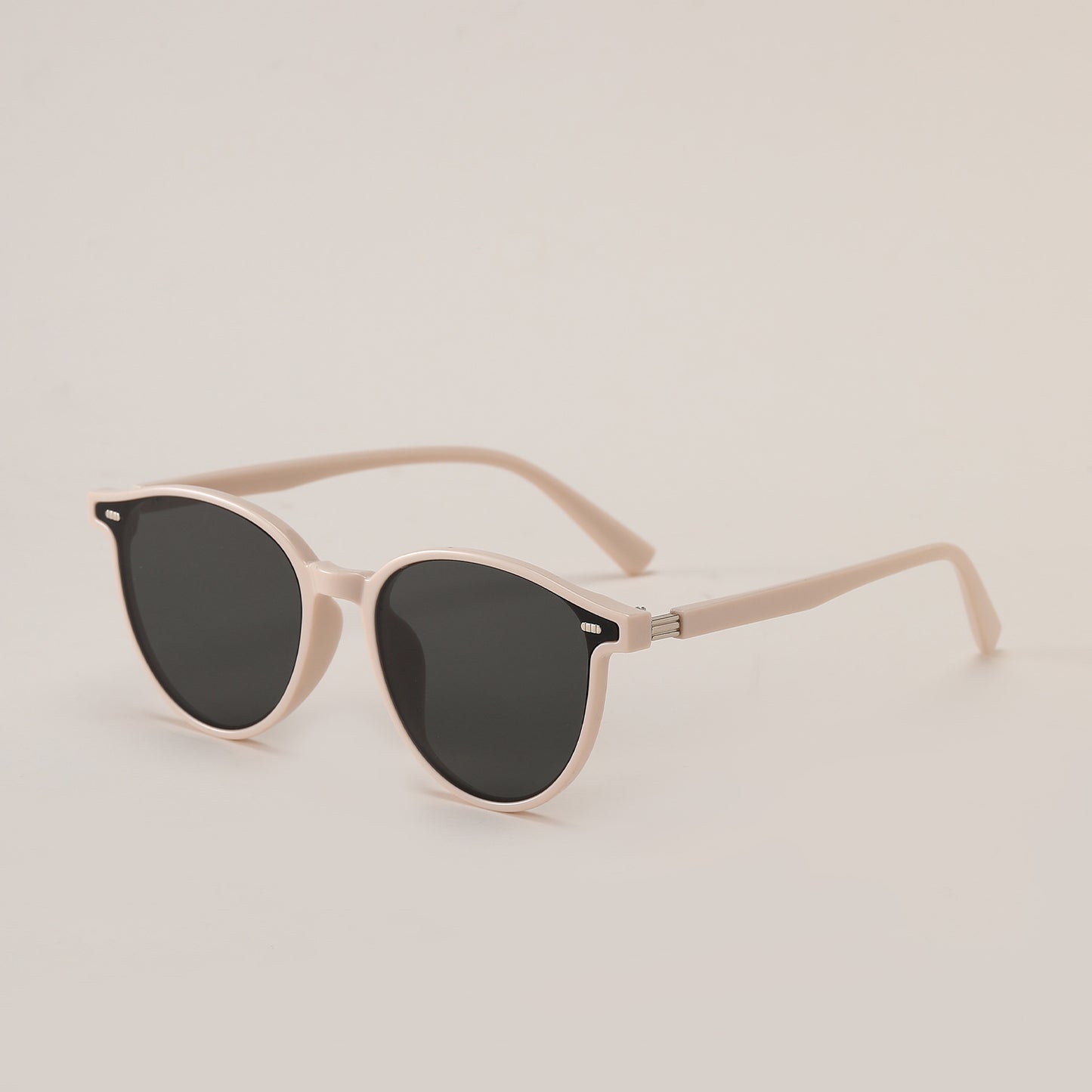 Damen stilvolle Sonnenbrille mit elegantem transparentem Rahmen Brehn