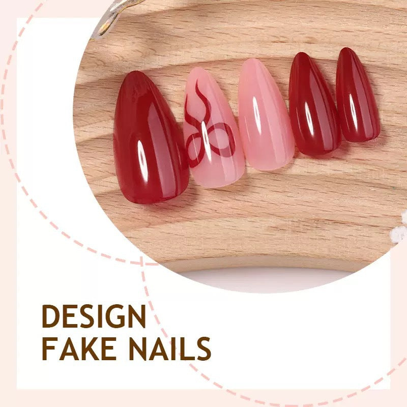 Kunstnagelset mit luxuriösem Glanz und verspielten Designakzenten Brehn
