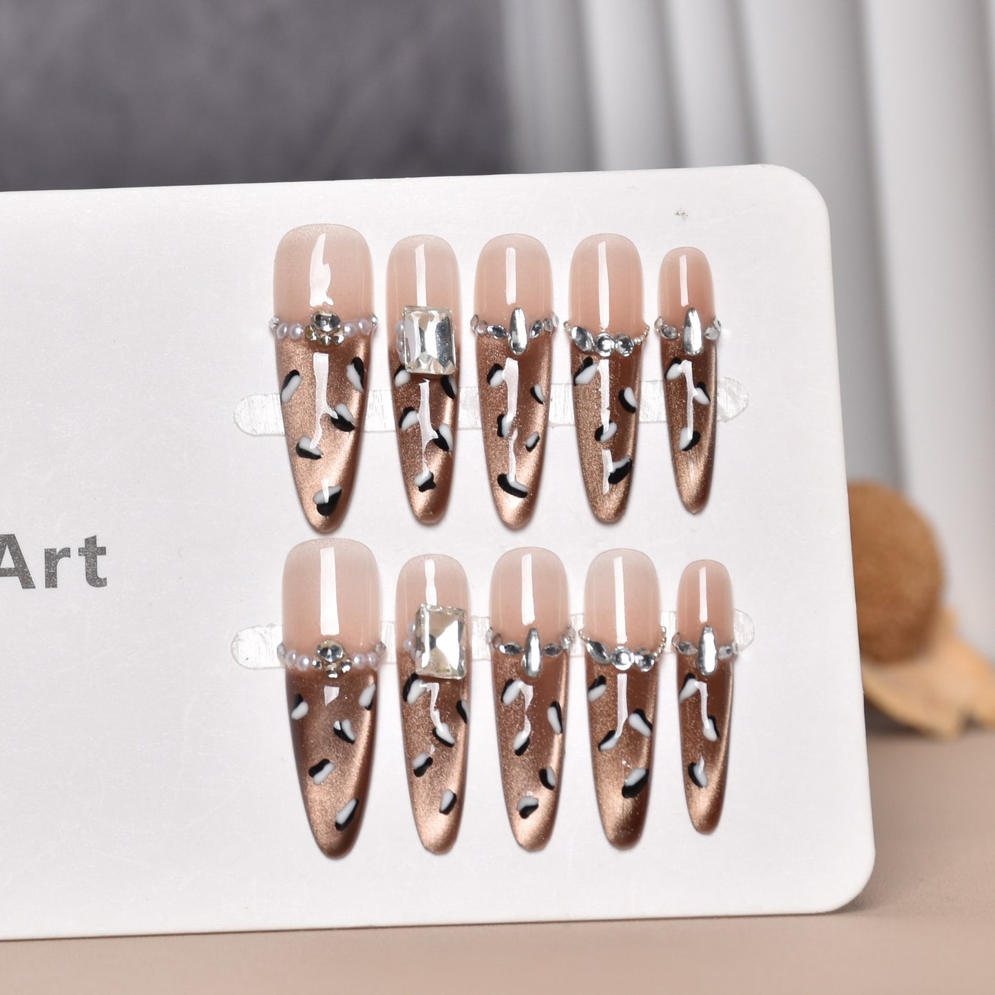 Dekorative Stiletto Press-On Nagelverlängerungen Brehn
