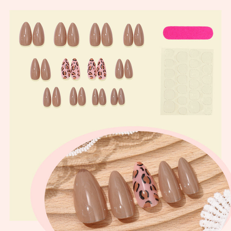 Dekorativer Ombre Stiletto Press-On Nagelset Brehn