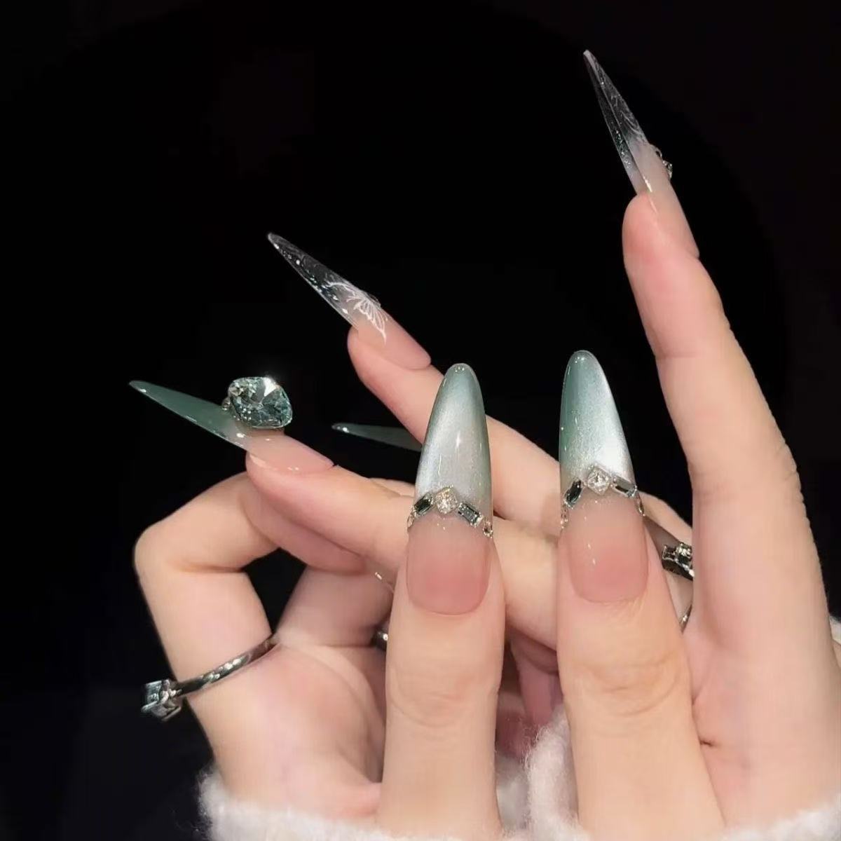 Premium Dekorative Stiletto Nagelverzierungen