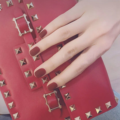 Matte Press-On Nail Set Brehn