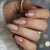Glamouröses Kunstnagelset mit Glitzer und detailliertem Design Brehn