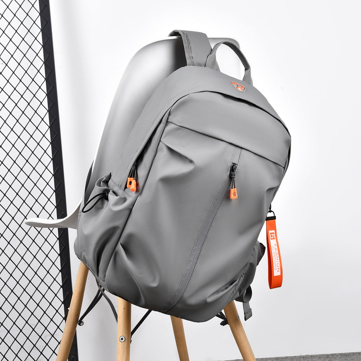 Hochwertiger wasserdichter Rucksack mit innovativen Aufbewahrungslösungen Brehn