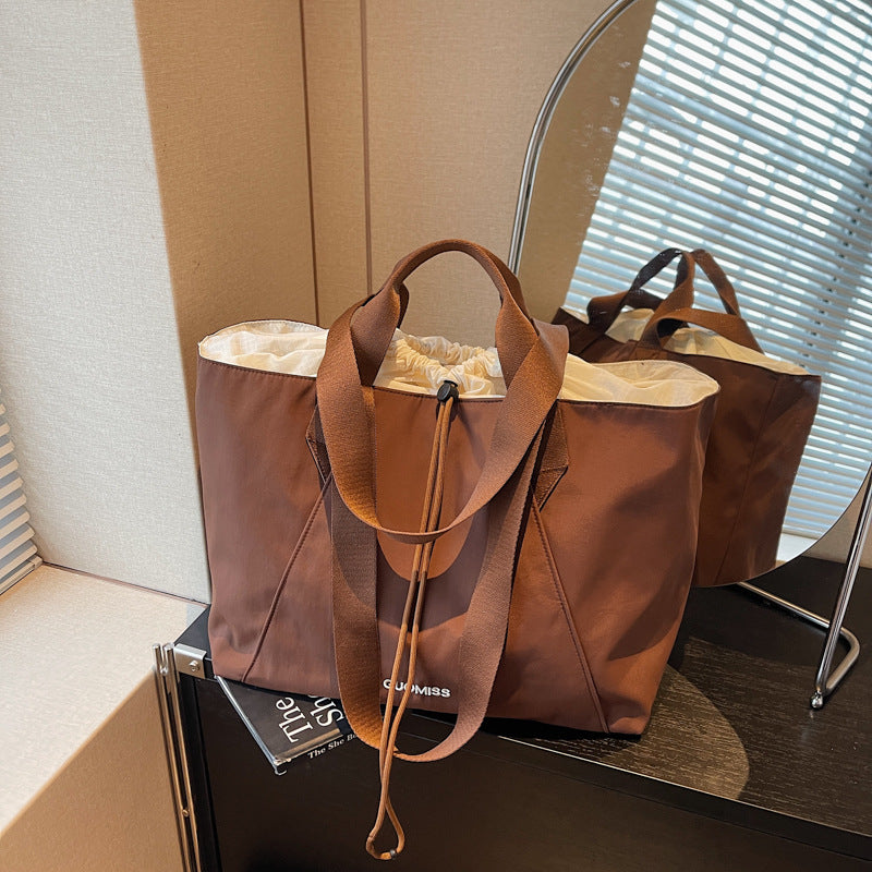 Sportliche Reisetasche Mit Innovativer Innentasche Brehn
