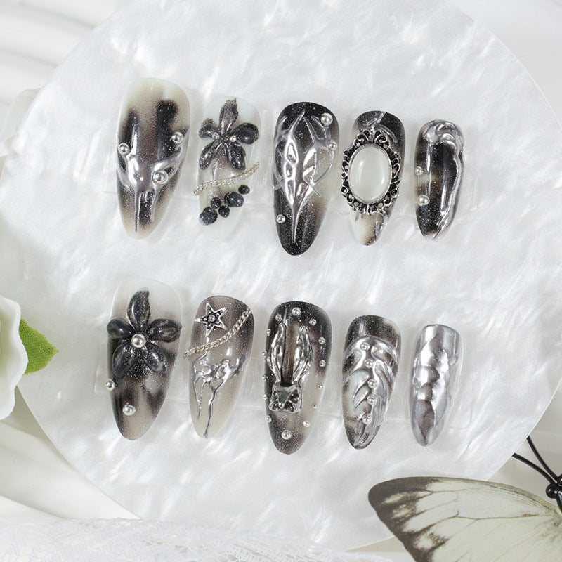 Künstliche Nagelspitzen mit glamourösem Schwarz-Weiß-Design Brehn