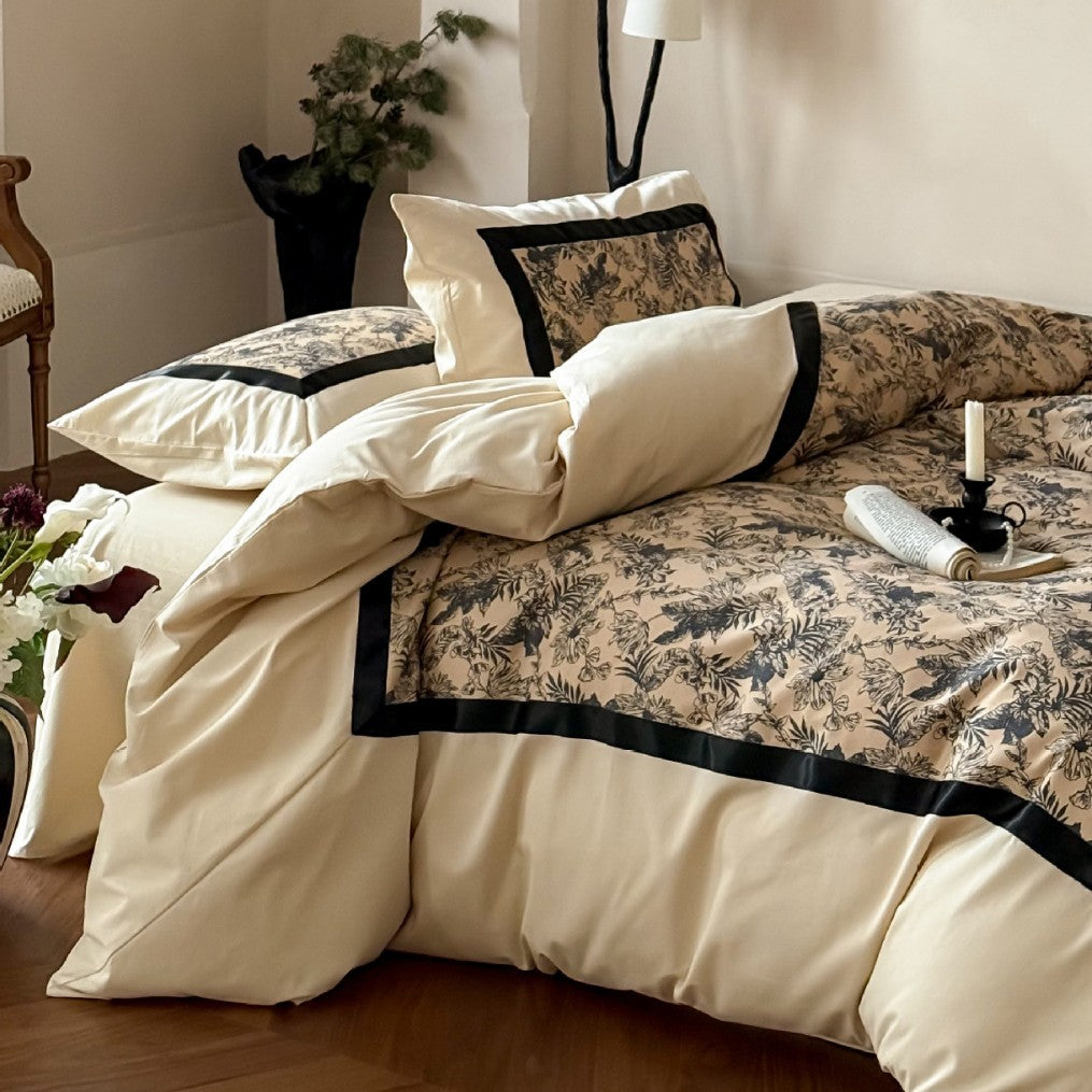 Elegante Baumwollsatin-Bettwäschegarnitur mit botanischem Skizzenmuster und Kontrastpaspel