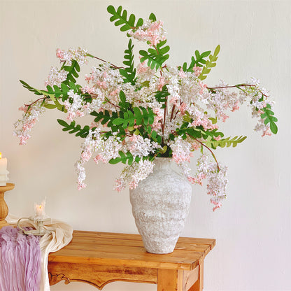 Lifelike Blumenarrangement