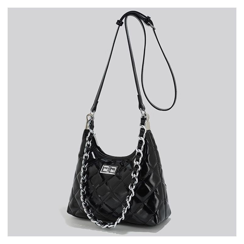 Gepolsterte Schultertasche mit Kettengriffen Brehn