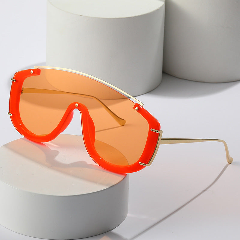 Modebewusste futuristische Schild-Sonnenbrille Brehn