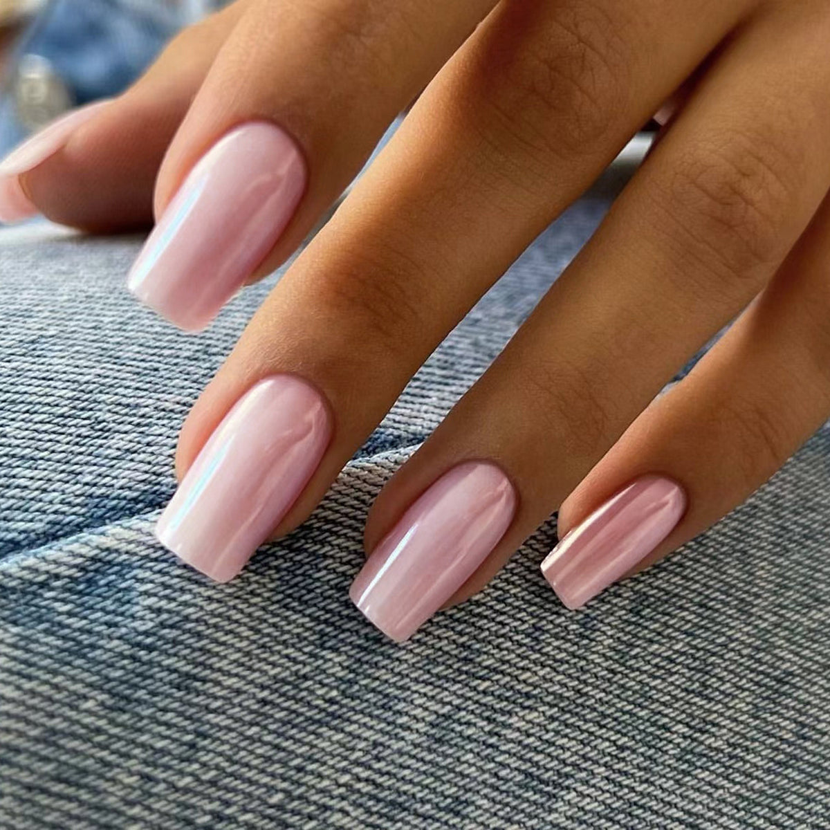 Kunstvolle Nagelkunst mit Hochglanz-Finish Brehn