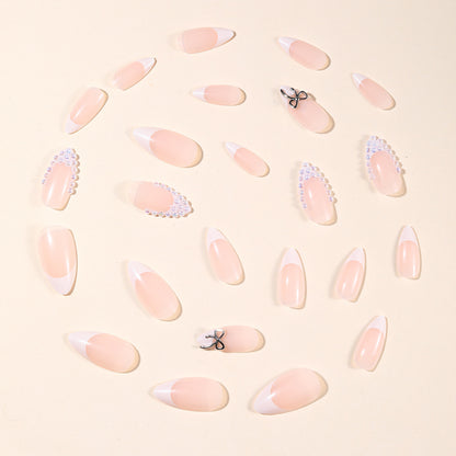Elegante Perlenakzentuierte Stiletto Nagelkunst Brehn
