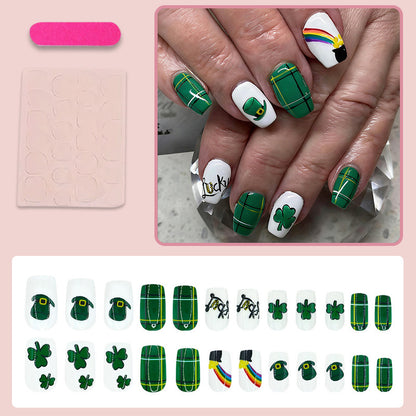 Kunstnagelset mit keltischen Motiven Brehn
