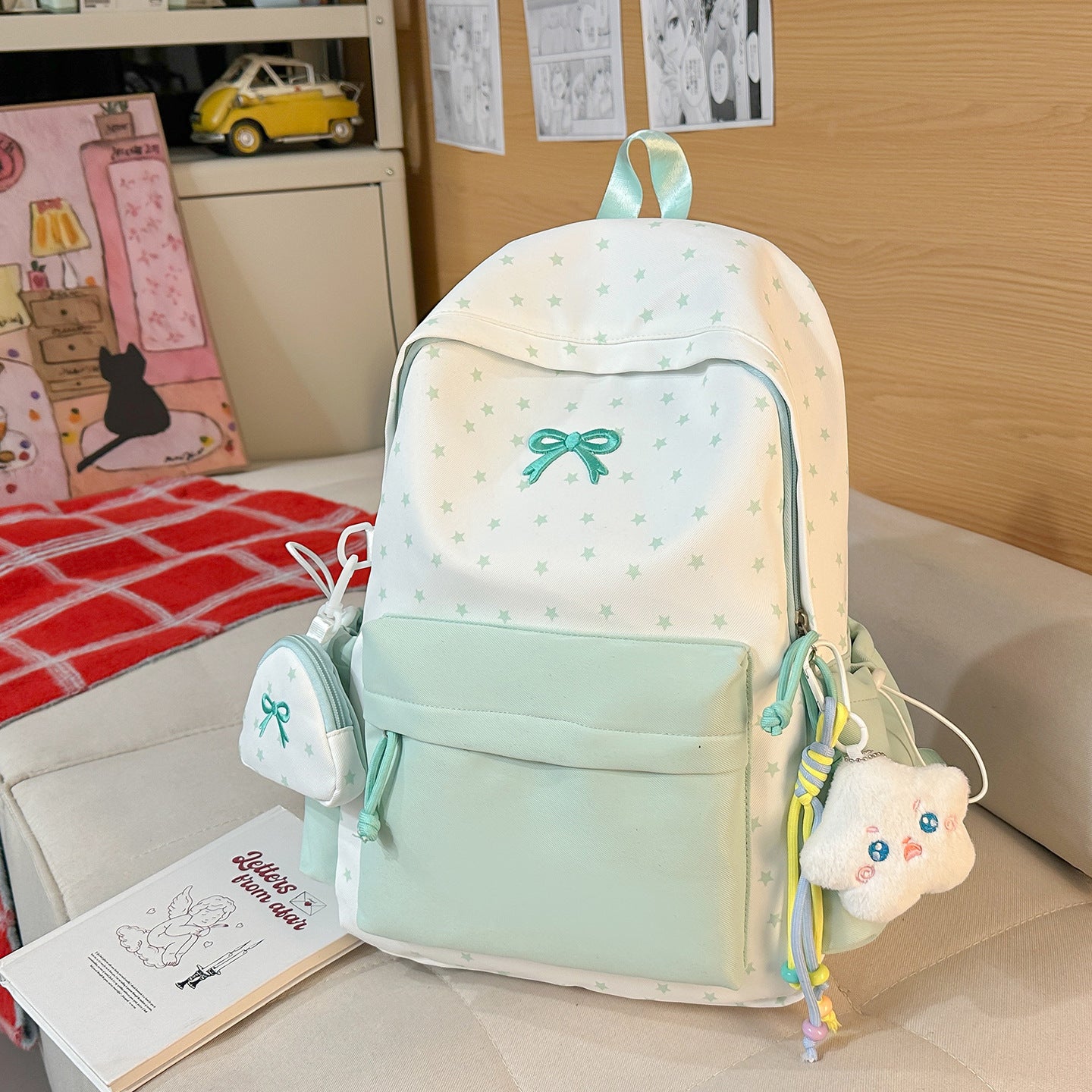Rucksack mit Verspieltem Design und Kreativen Aufbewahrungslösungen Brehn