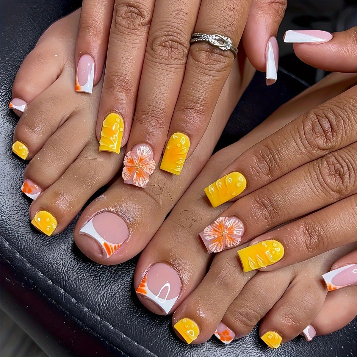Künstlerisches Sommer-Nail-Design Brehn