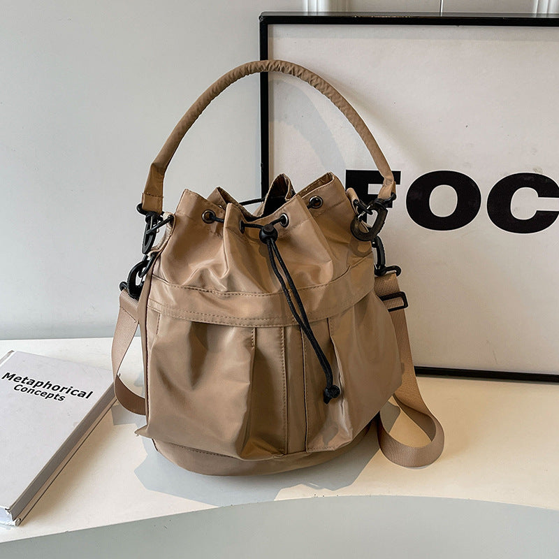 Lässige Kordelzug-Eimer Tasche Brehn