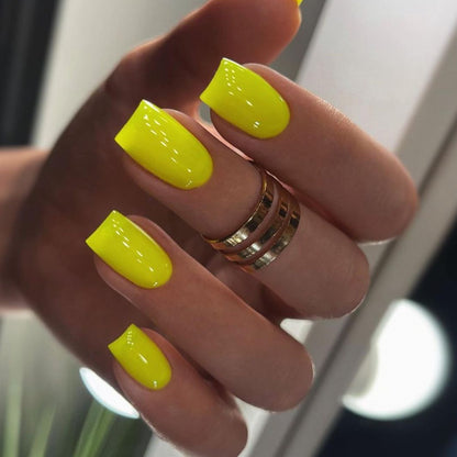 Glänzende Gel-Nagelkunstverlängerungen Brehn
