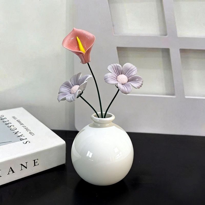 Handgemachter Porzellanblumenstrauß