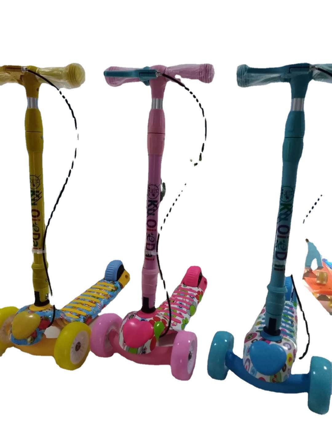 Kompakter Dreirädriger Kick-Scooter Brehn
