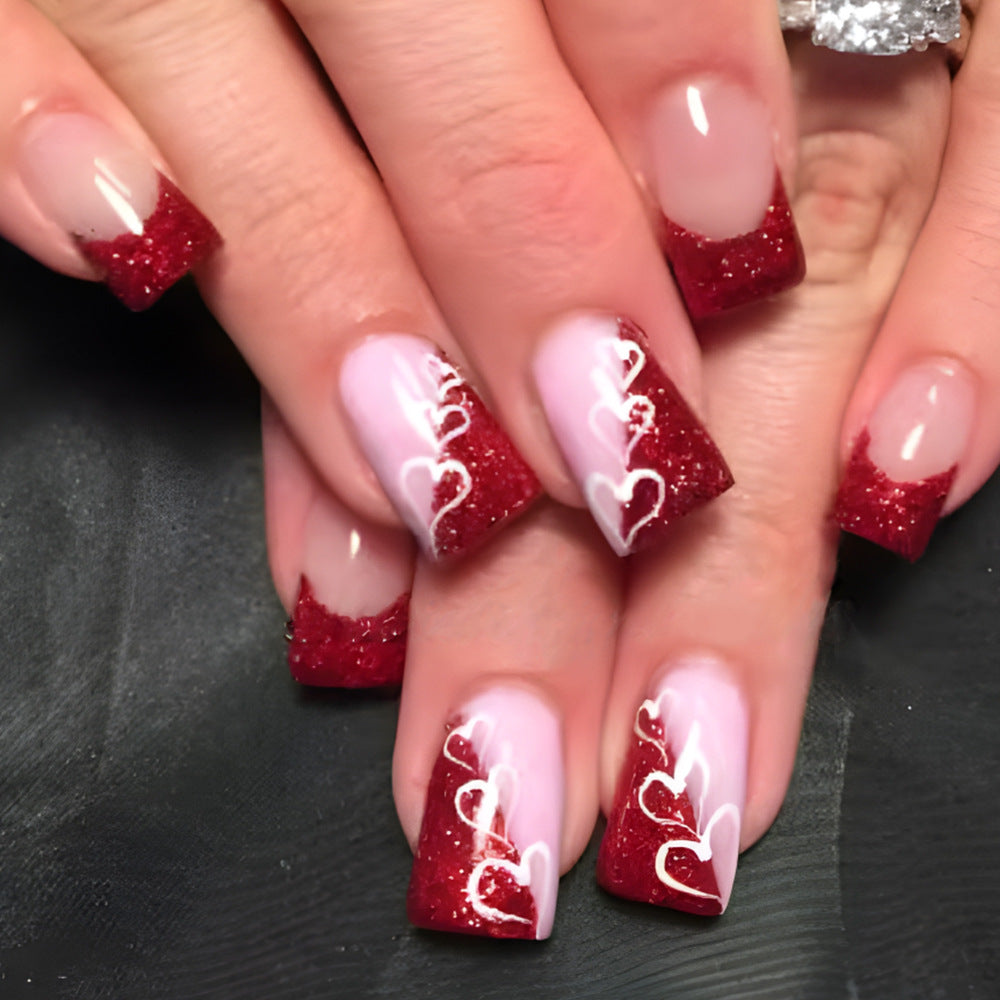 Herz-verzierte Acryl-Nagelkunst Brehn