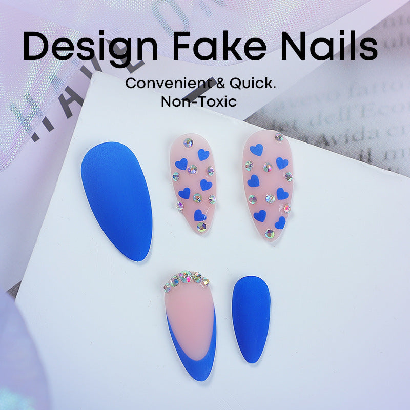Kunstnagelset mit Herz-Design und Glitzer-Akzenten Brehn