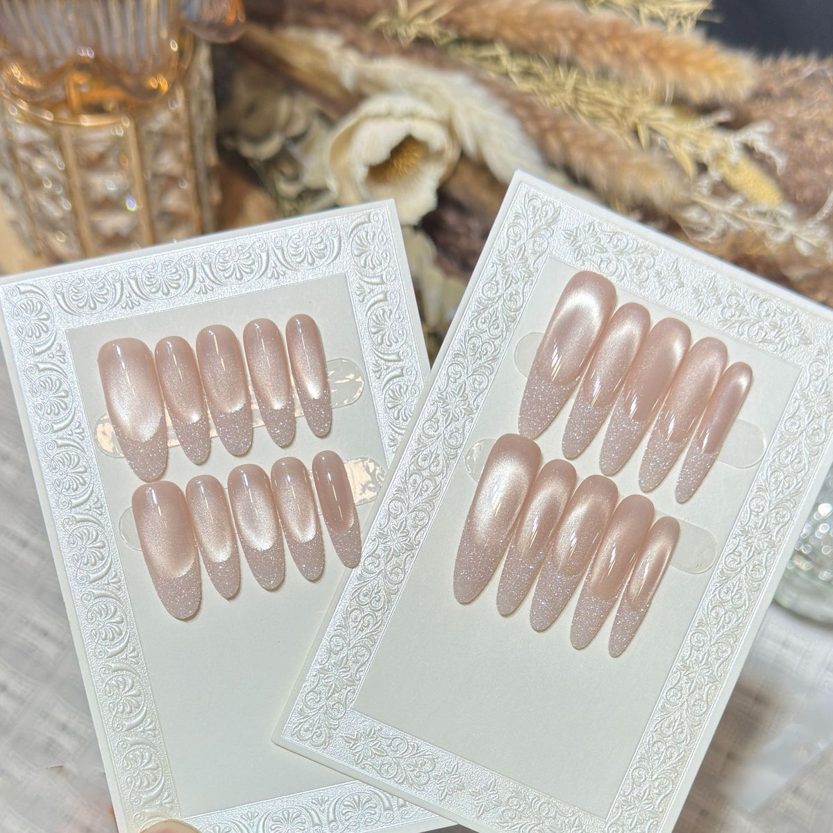 Glänzendes Press-On Nails Set Brehn