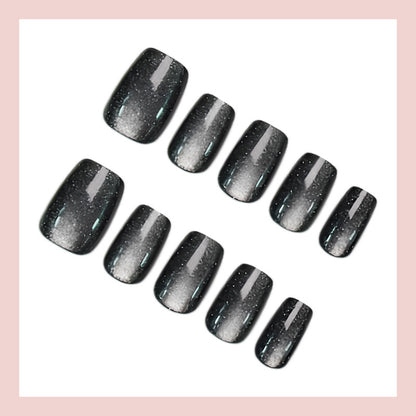 Kunstnagelset mit Glamourösen Glitzerakzenten Brehn