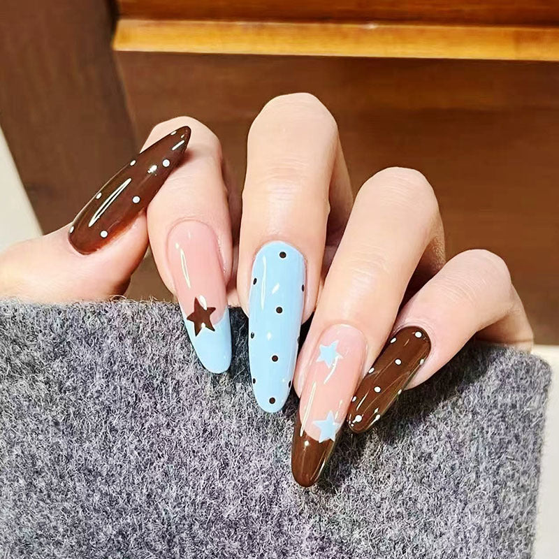 Dekorative Nagelkunst Brehn