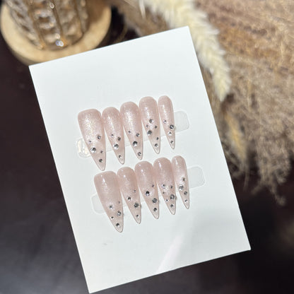Elegante mit Strass veredelte Stiletto Press-On Nägel Brehn