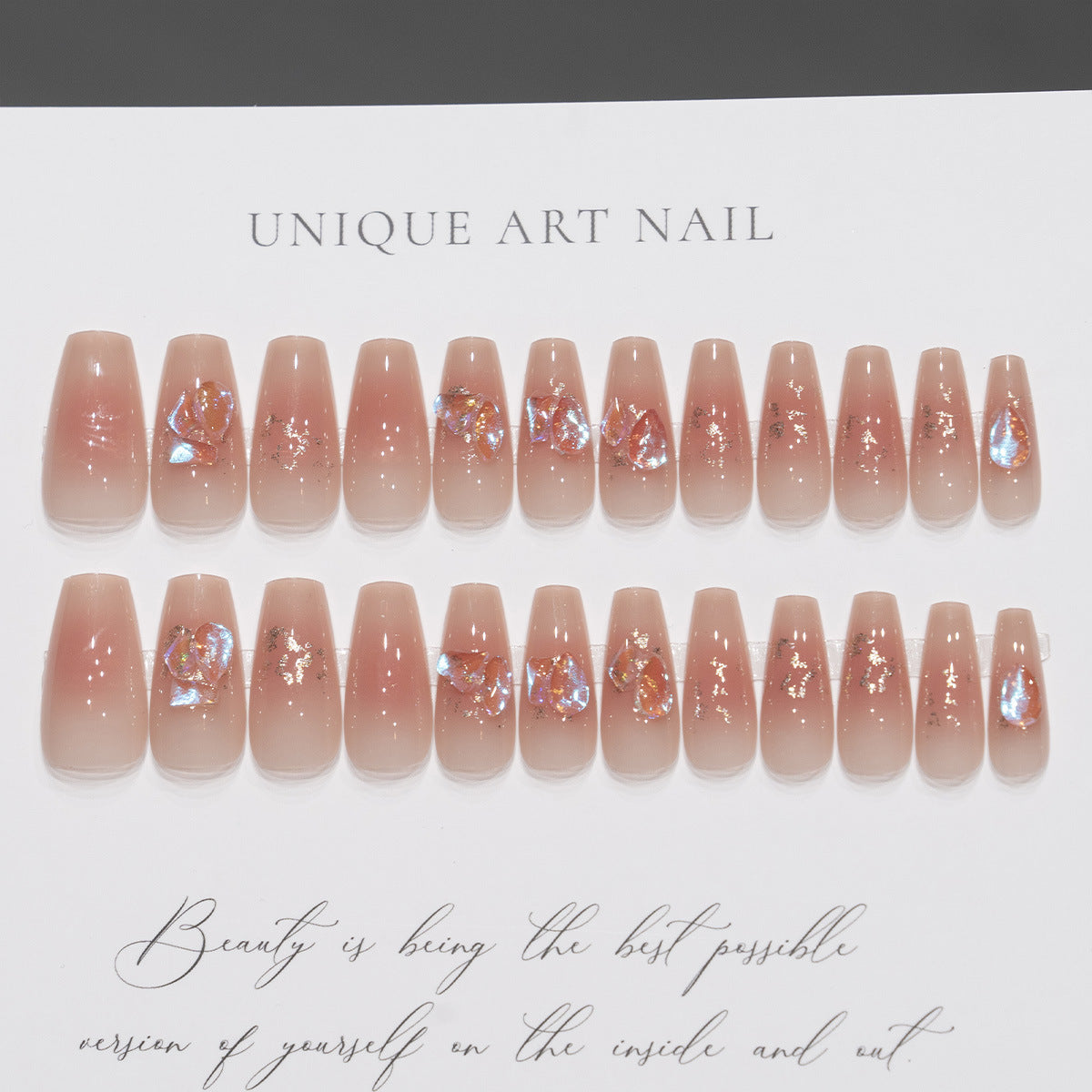Künstlerische Press-On-Nagelspitzen mit floralem Design Brehn