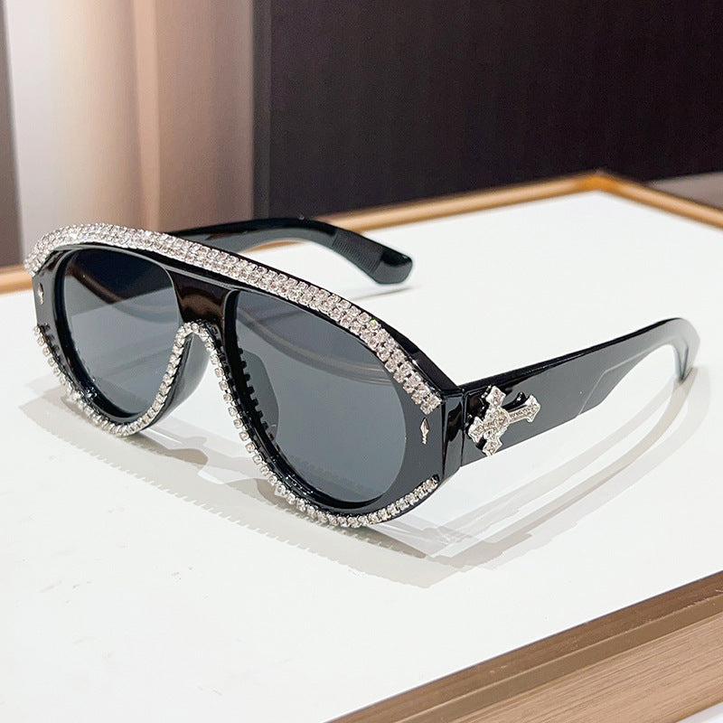 Luxuriöse Übergroße Strasssonnenbrille Brehn