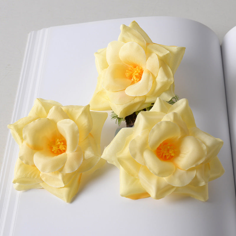 Elegante Stoffblumen-Haarsträuße