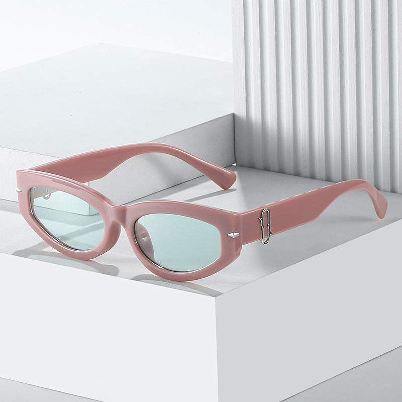 Retro-inspirierte Cat-Eye-Sonnenbrille mit boldem Rahmen Brehn