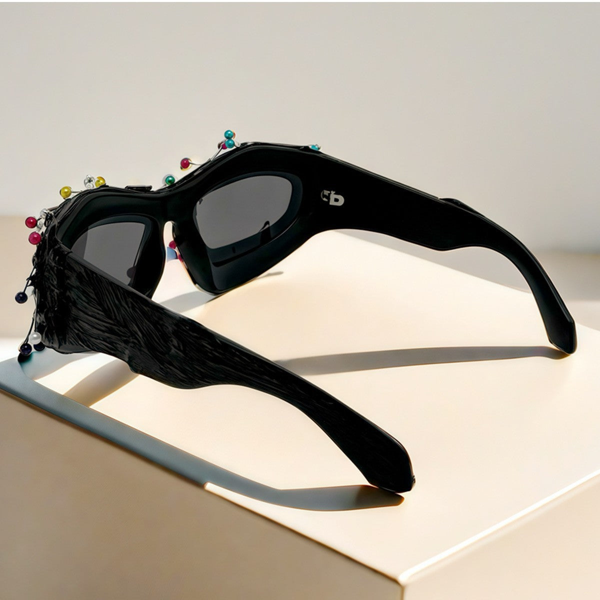 Damen Kreative Design-Sonnenbrille mit innovativem Akzent Brehn
