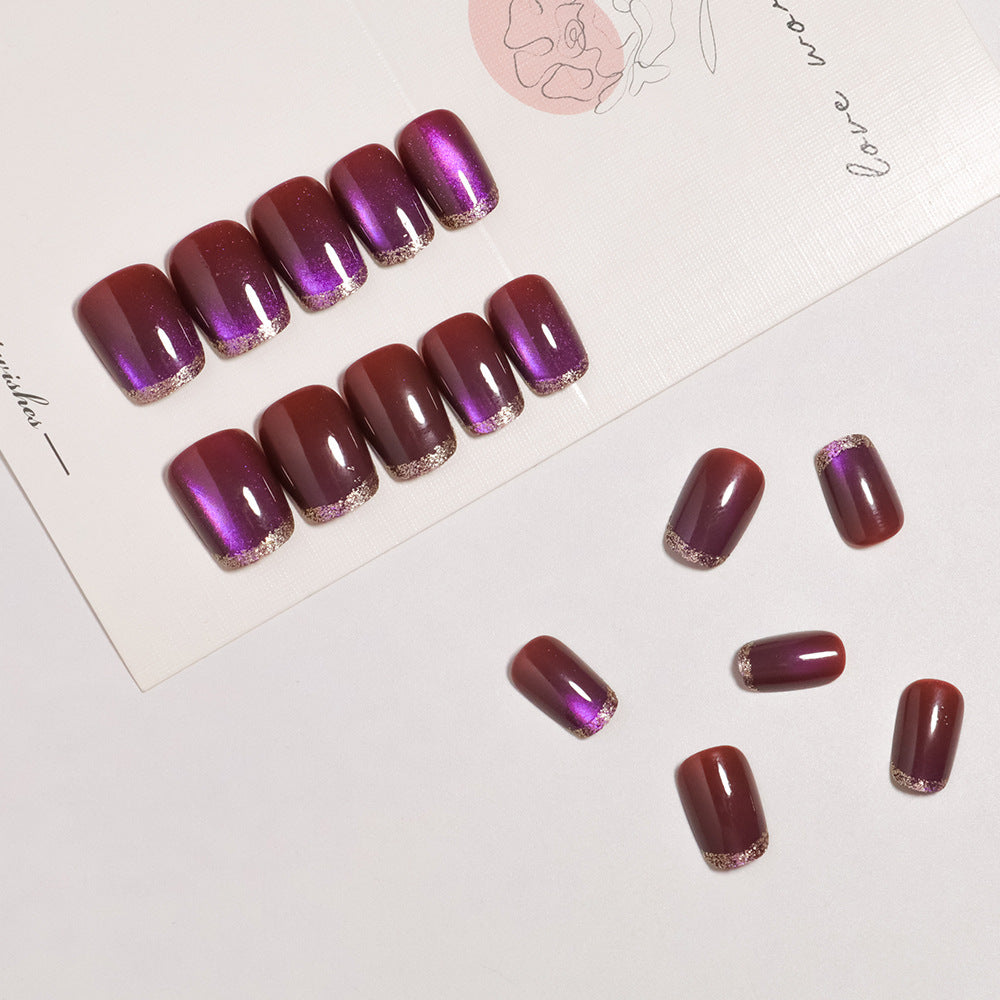 Künstlerisches Press-On-Nagelset mit glänzendem Ombre-Finish Brehn